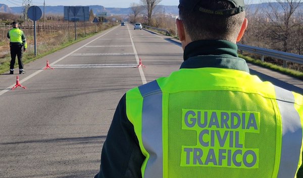 Muere un hombre de 44 años al salirse su coche de la carretera en Alhama (Granada)