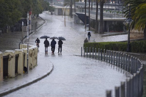 La Aemet eleva este viernes el aviso a nivel naranja por chubascos, vientos y granizo en centro y este Peninsular