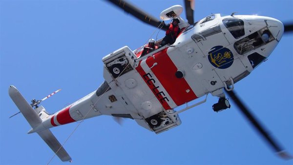 Buscan por mar y aire a un buzo desaparecido desde hace seis días en aguas de Almería