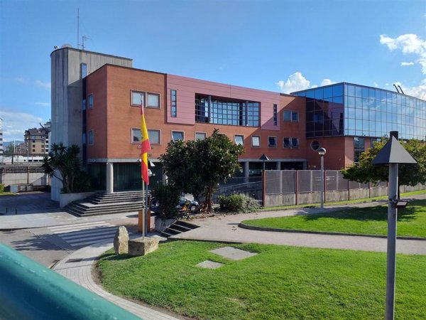 Detenido en Gijón un hombre que se hacía pasar por una chica para conseguir fotos de menores de índole sexual