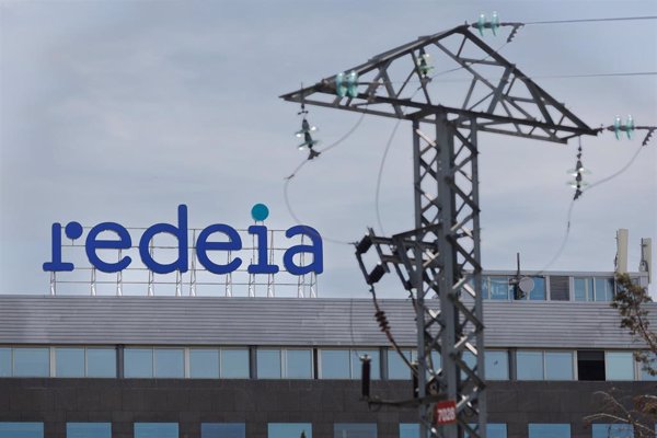 Redeia cae un 3,78% en Bolsa tras ganar un 4,2% más hasta marzo, con resaca del apagón