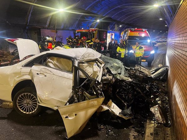 Muere un joven de 32 años tras perder el control de su coche en el túnel de María de Molina de Madrid