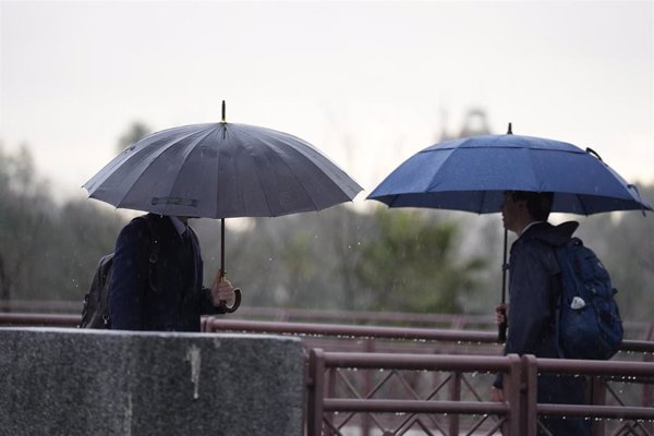 Las tormentas activarán este domingo alertas en la mitad norte peninsular y el Mediterráneo con temperaturas a la baja