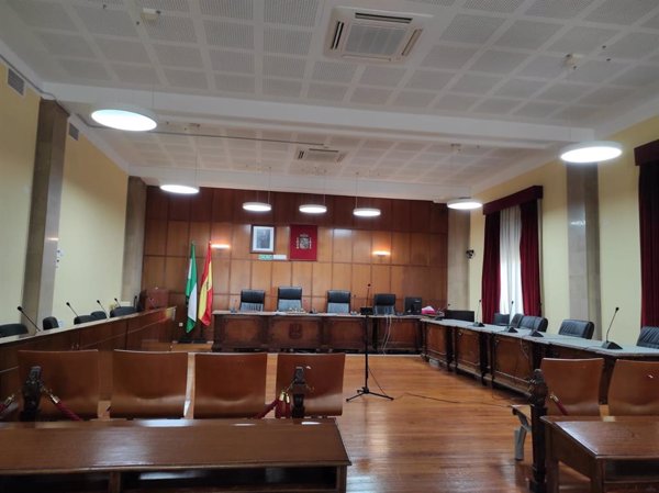 Condenado a 14 años de cárcel tras asestar 15 puñaladas a su pareja cuando tenía a su bebé en brazos