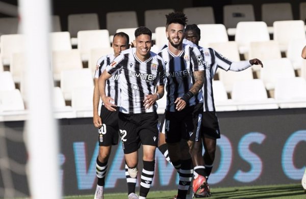 (Crónica) Levante y Racing abren el segundo billete directo a Primera