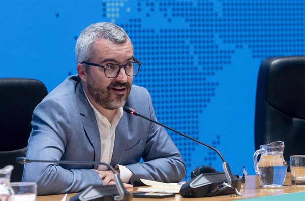 Padilla apuesta por institucionalizar la participación de los pacientes en el SNS sin que pierdan su independencia