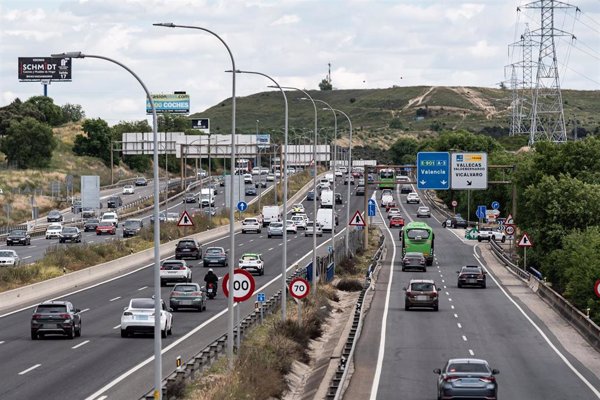 Un total de 18 personas mueren en las carreteras españolas en el Puente de Mayo, 16 en vías convencionales