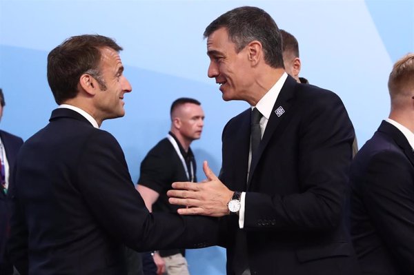 Albares llama a aprobar el Tratado de Amistad con Francia en el Congreso mientras el PP insiste en esperar al TC