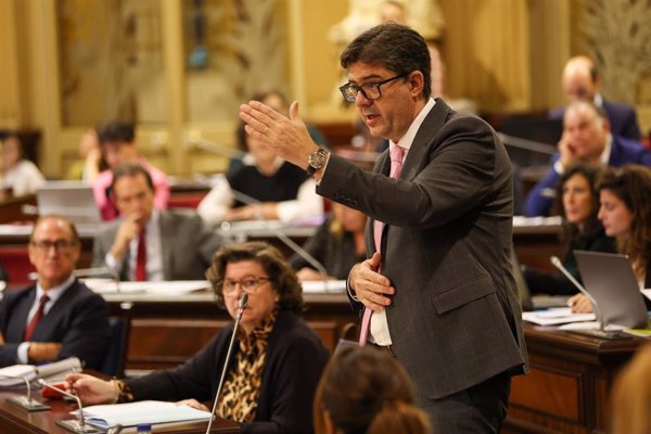 El Parlament balear vota este martes la convalidación del decreto turístico, pactada con votos de PP y Vox