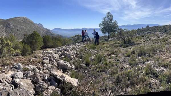 Descubren en Muro (Alicante) cuatro fortificaciones de piedra en seco, un hallazgo