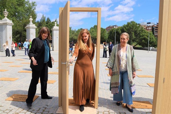 Familias de acogida lanzan una campaña para encontrar hogar a los 17.000 menores tutelados que viven en centros
