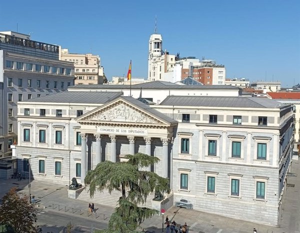 PSOE y socios afean en el Congreso a Vox sus