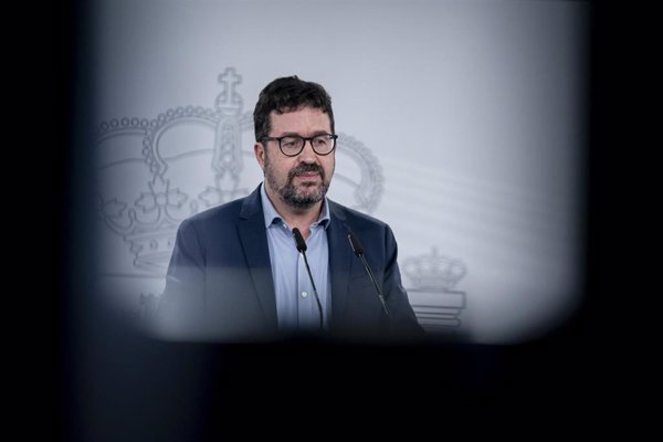 Trabajo dice que Gobierno está obligado a aumentar el permiso parental y por nacimiento aunque no haya Presupuestos