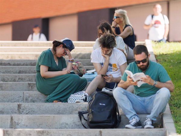 La sobrecualificación de universitarios españoles se reduce en casi 8 puntos desde la crisis de 2008: Del 30% al 22,4%
