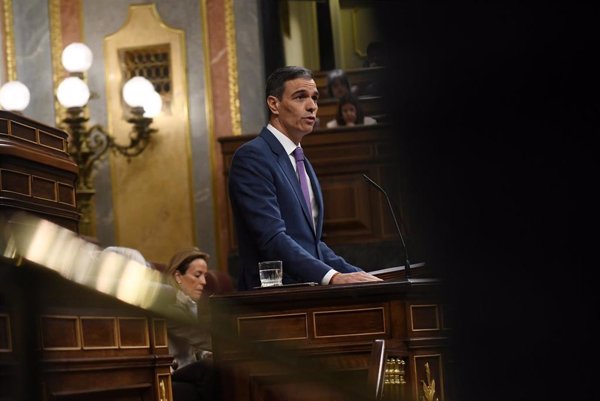 Sánchez afea a sus socios que se 