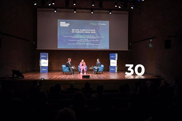 Coface recorta la previsión de crecimiento para el PIB mundial de 2025 al 2,1% y sube la de España al 2,6%