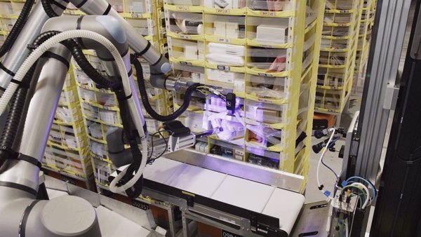 Amazon desarrolla un robot con sentido del tacto para optimizar el trabajo en sus centros logísticos