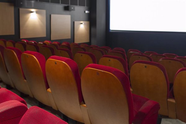 C. de Madrid acepta tramitar las ayudas del Gobierno a cines, pero advierte de que su