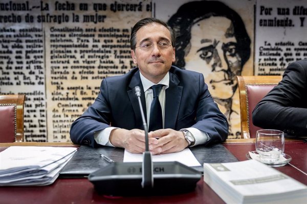 Albares pide 