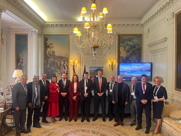 Los municipios de AMT Sol y Playa se reúnen con TUI, Jet2 y ABTA para reforzar su relación con Reino Unido