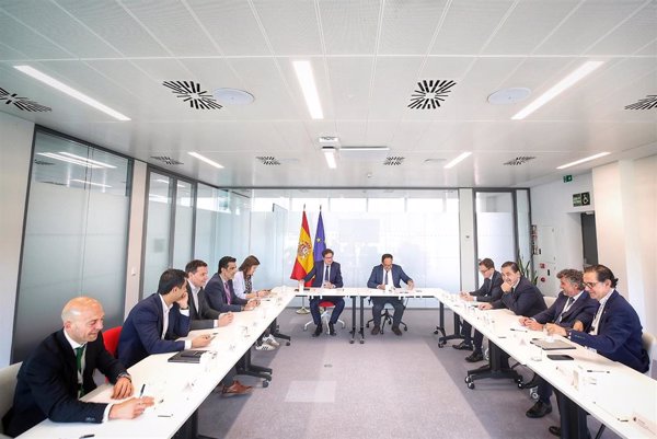 Óscar López apuesta por la cooperación con el sector privado para impulsar a España en ciberseguridad