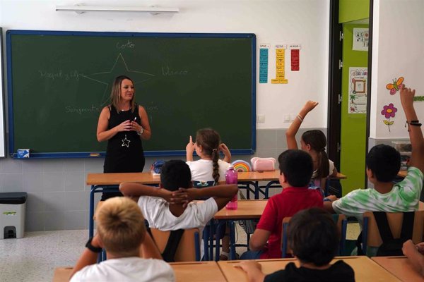 La Fad Juventud anuncia la activación de un programa para formar a 2.000 docentes españoles en Inteligencia Artificial