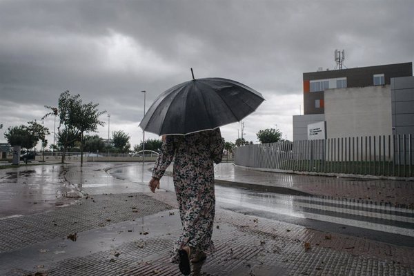 Un total de 18 provincias estarán mañana en aviso por lluvias y tormentas, con Valencia en nivel naranja