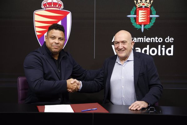 Las Peñas del Real Valladolid proponen a los grupos del Ayuntamiento declarar a Ronaldo 