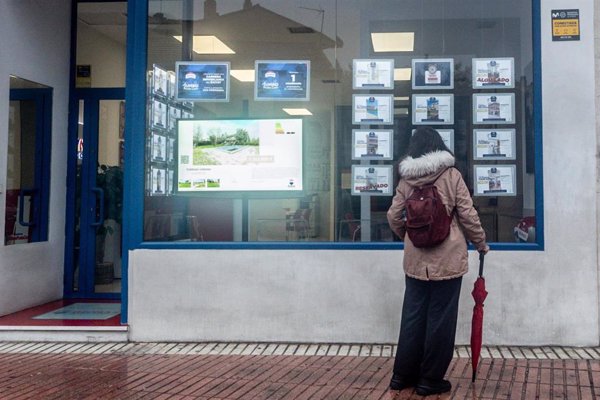 Las compraventas de vivienda suben un 5,3% hasta marzo, con el precio en nuevos máximos, según registradores