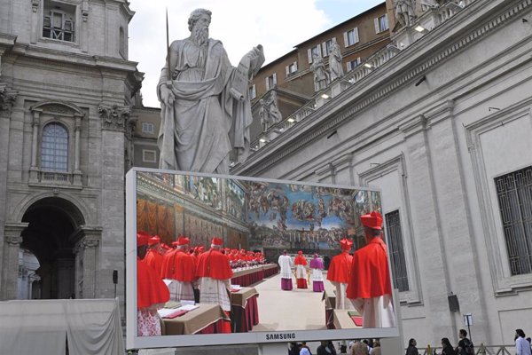 Parolin parte como favorito pero sus opciones pueden desvanecerse según pasen las horas, según prensa italiana