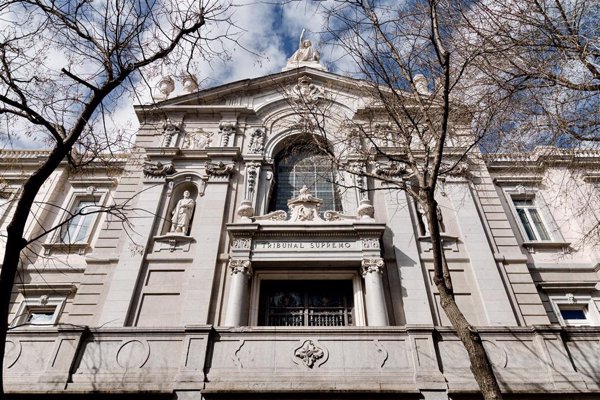 La mayoría de españoles cree que la Justicia favorece a los políticos y no es imparcial cuando les juzga