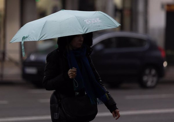 Se amplía hasta las 22 horas el aviso amarillo por lluvias y tormentas en Madrid, con posibilidades de granizo