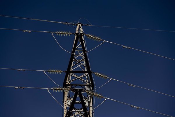 La demanda eléctrica en España cayó la jornada del apagón casi un 41%