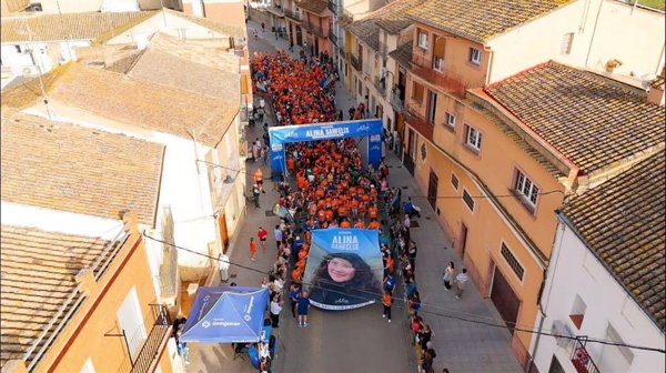 Recaudan cerca de 8.000 euros en una carrera en memoria de una menor fallecida en el incendio de Campanar (Valencia)