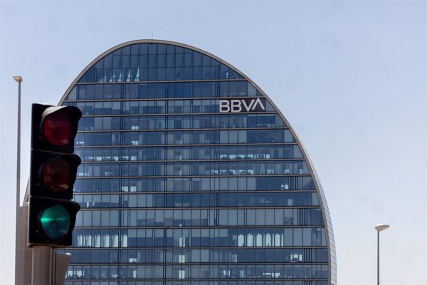 BBVA, primera compañía en recibir el sello 'Empresa impulsora del talento joven' de la FUE