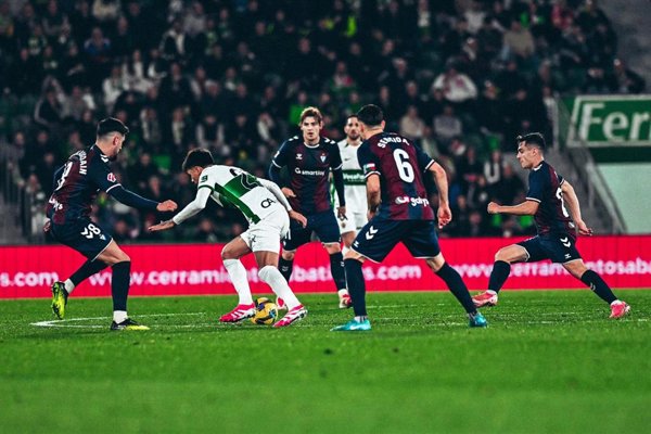 (Pre) El Elche busca encarrilar el ascenso ante el Levante y Racing y Oviedo aprovechar la oportunidad