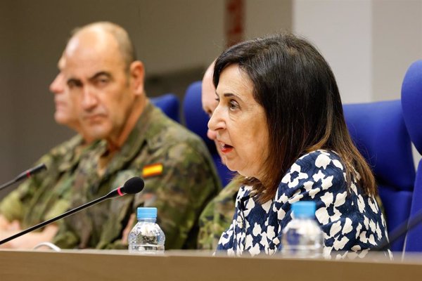 Robles alaba a las Fuerzas Armadas en el Día de Europa: 