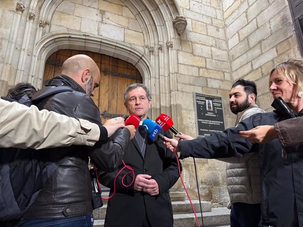 Obispo de Bilbao dice que, al igual que el Papa Francisco, León XIV defiende la paz, el desarme y tender puentes