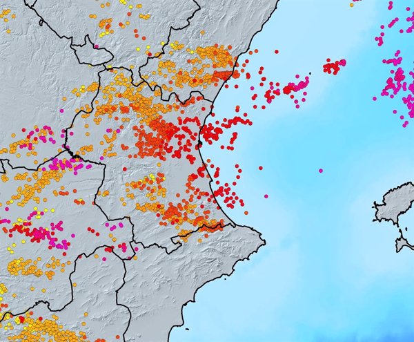 La tormenta del jueves deja el impacto de 1.432 rayos en la Comunitat Valenciana, la mayoría en la Serranía