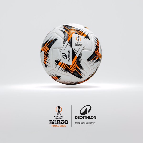 Decathlon presenta el balón oficial de la final de la Liga Europa en San Mamés