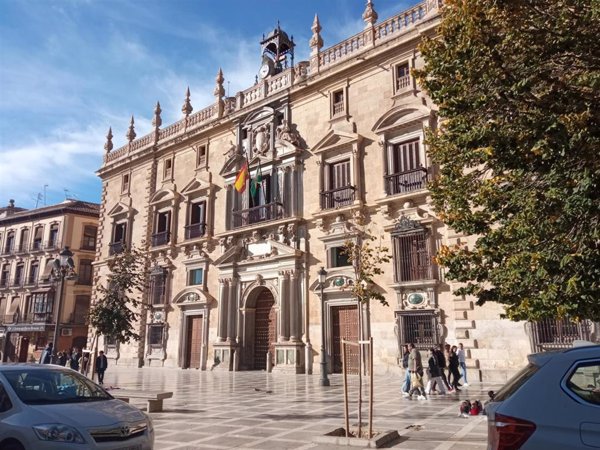 Rebajan cuatro años la pena a un patrón de patera al descartar que el viaje fuera para llevar droga
