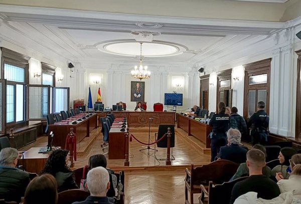 La acusada de matar a una anciana en León niega que le inyectara insulina y afirma que nunca la agredió