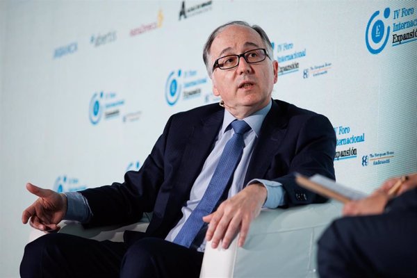 IAG abordará en su junta del 19 de junio la compra de 53 aviones, dividendos y una reducción de capital