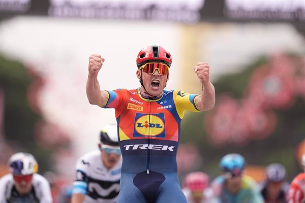Mads Pedersen es el primer 'maglia rosa' de un Giro que pierde a Mikel Landa