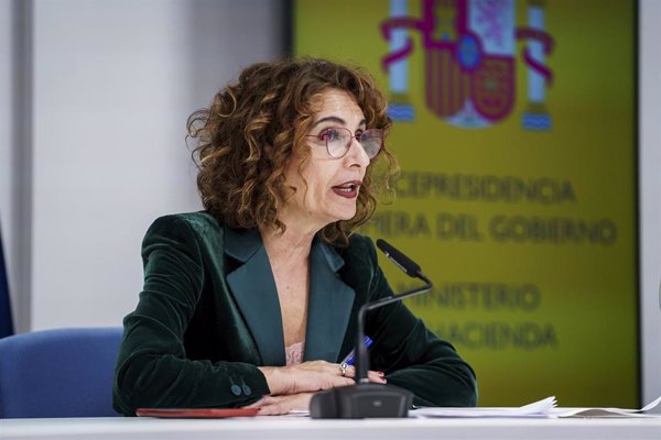 Hacienda prepara la orden para que la banca abone el impuesto al sector de 2024 en junio y septiembre