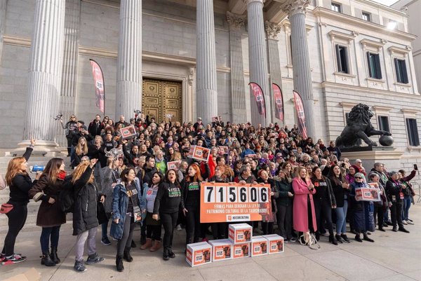 El Congreso busca fecha para recibir a los promotores de la ILP contra la tauromaquia, apoyada por socios del PSOE