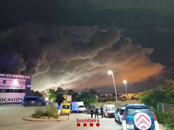 Protección Civil afirma que el confinamiento por el incendio es 