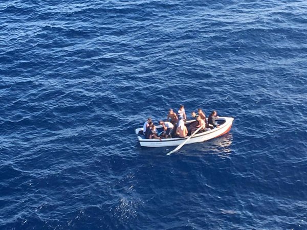 Rescatados 22 migrantes localizados a 86 millas al sur de Mallorca