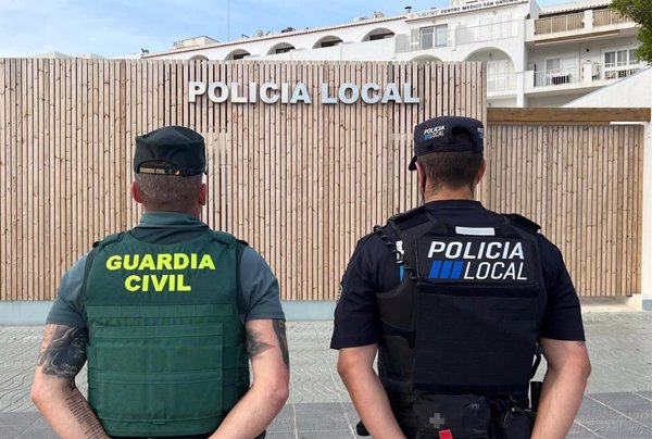 Detenidas ocho personas en Sant Antoni (Ibiza) relacionadas con la venta de 'gas de la risa'