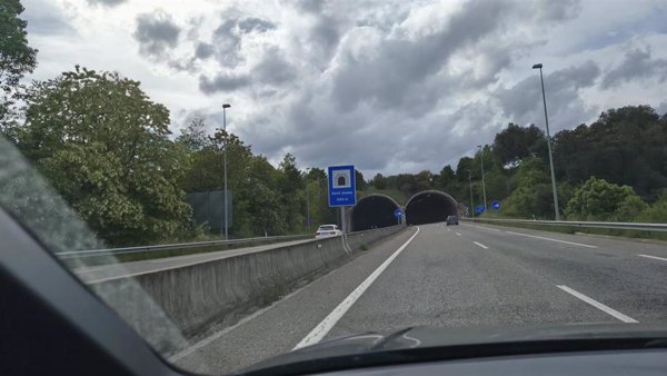 Detenido por conducir bebido y en sentido contrario por la A-26 entre Argelaguer y Olot (Girona)
